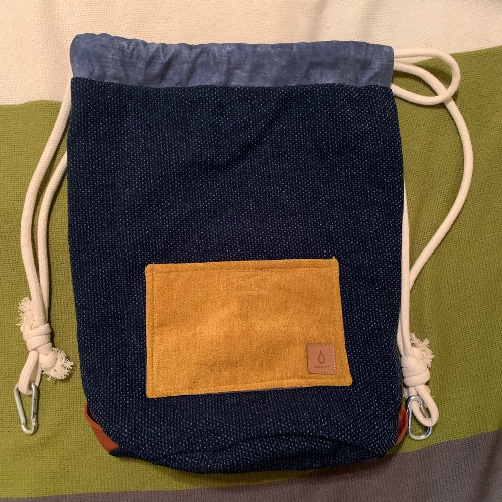 NWOT Brand New Reversible funky backpack - Picture 5 of 8